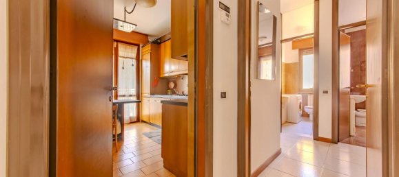 3غرفة شقة في Arese, Italy رقم 6026 3