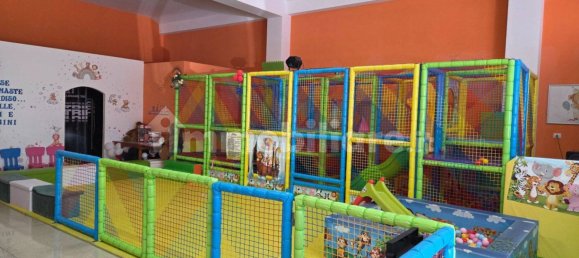 3 rooms Commercial property in Foggia, Italy No. 364070 3