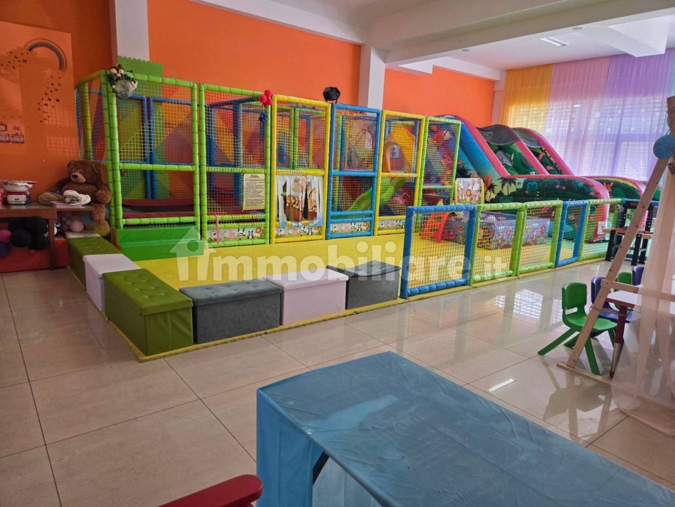 3 rooms Commercial property in Foggia, Italy No. 364070