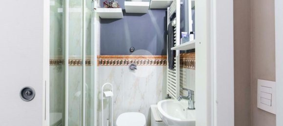 2 bedrooms Apartment in Milan, Italy No. 329579 9