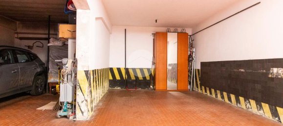 2 bedrooms Apartment in Milan, Italy No. 329579 21