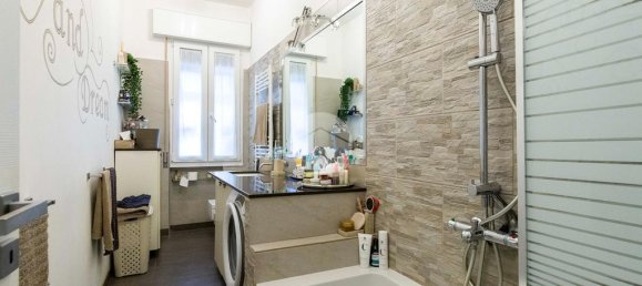 2 bedrooms Apartment in Milan, Italy No. 329579 4