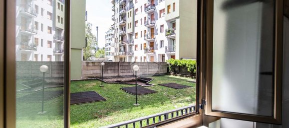 2 bedrooms Apartment in Milan, Italy No. 329579 12