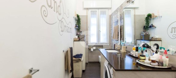 2 bedrooms Apartment in Milan, Italy No. 329579 6