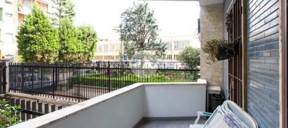 2 bedrooms Apartment in Milan, Italy No. 329579 39