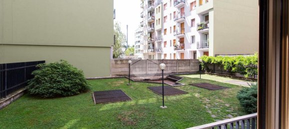 2 bedrooms Apartment in Milan, Italy No. 329579 13