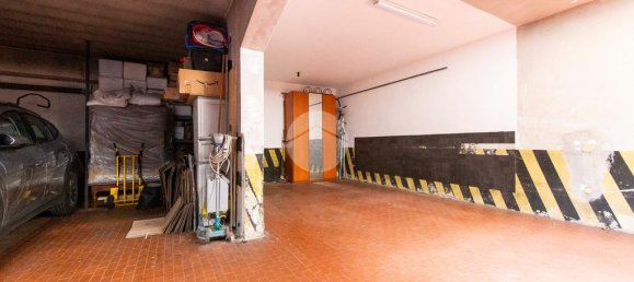 2 bedrooms Apartment in Milan, Italy No. 329579 20