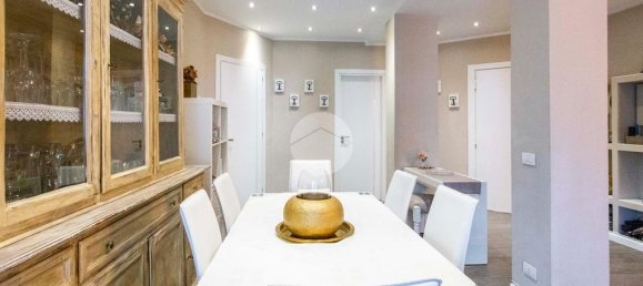 2 bedrooms Apartment in Milan, Italy No. 329579 32