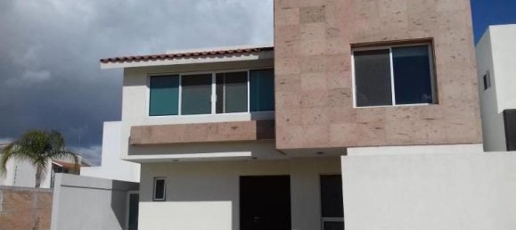 3 bedrooms House in Aguascalientes, Mexico No. 155925 2