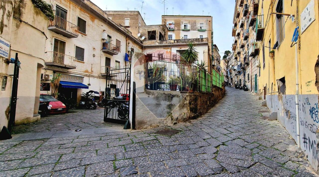 2 rooms Apartment in Naples, Italy No. 37635