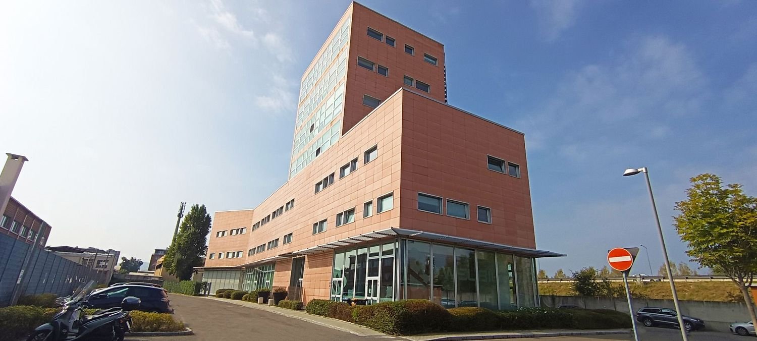186m² Office in Bologna, Italy No. 388439