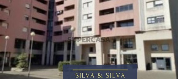 167m² Commercial property in Vila Nova de Gaia, Portugal No. 159734 2