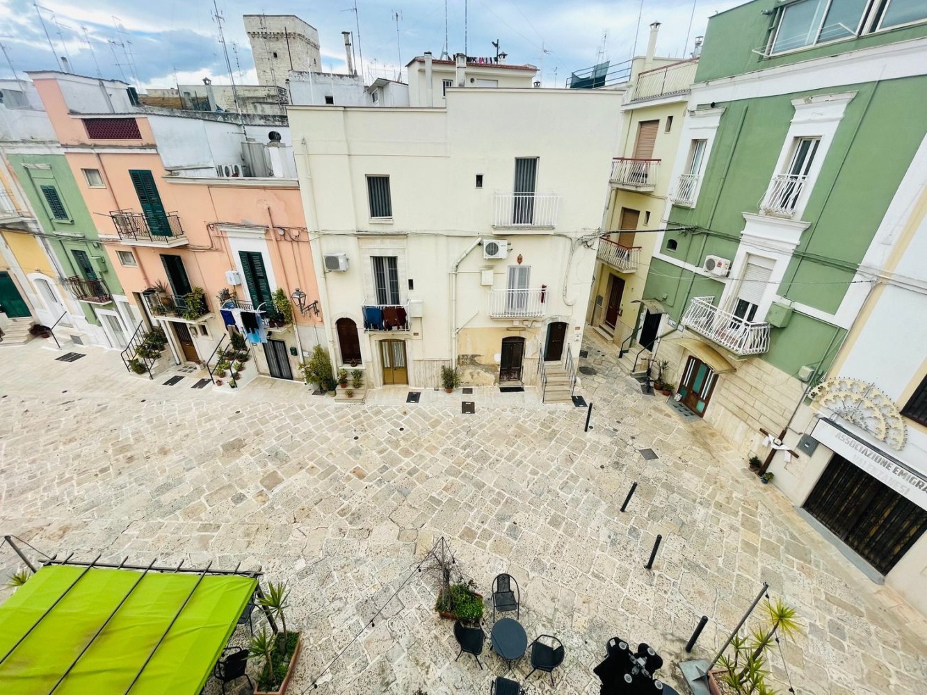 3 rooms Apartment in Valenzano, Italy No. 230463