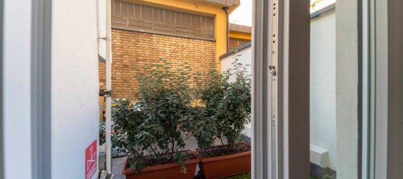 3-salle Appartement à Turin, Italy No. 30951 24