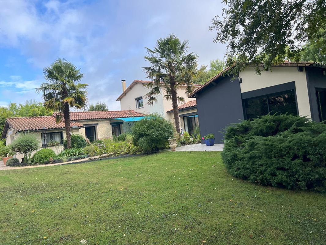 7 bedrooms Castles in Auge, France No. 100829