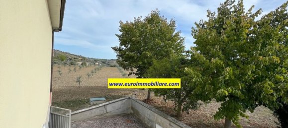 12-Zimmer Haus in Castilenti, Italy, Nr. 89395 4