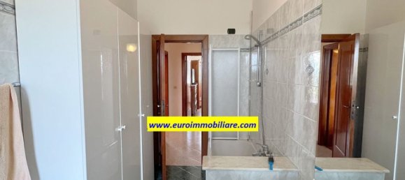 12-Zimmer Haus in Castilenti, Italy, Nr. 89395 11