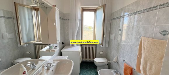 12-Zimmer Haus in Castilenti, Italy, Nr. 89395 10