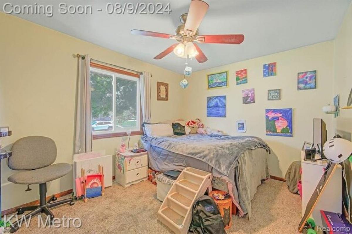 3 bedrooms House in Sterling Heights, USA No. 437693