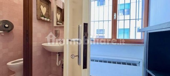 2غرفة عقار تجاري في Sona, Italy رقم 23388 7