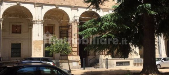 Квартира с 4 спальнями в Кьети, Италия № 111365 2