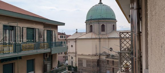 5 bedrooms Apartment in Albisola Superiore, Italy No. 379719 11