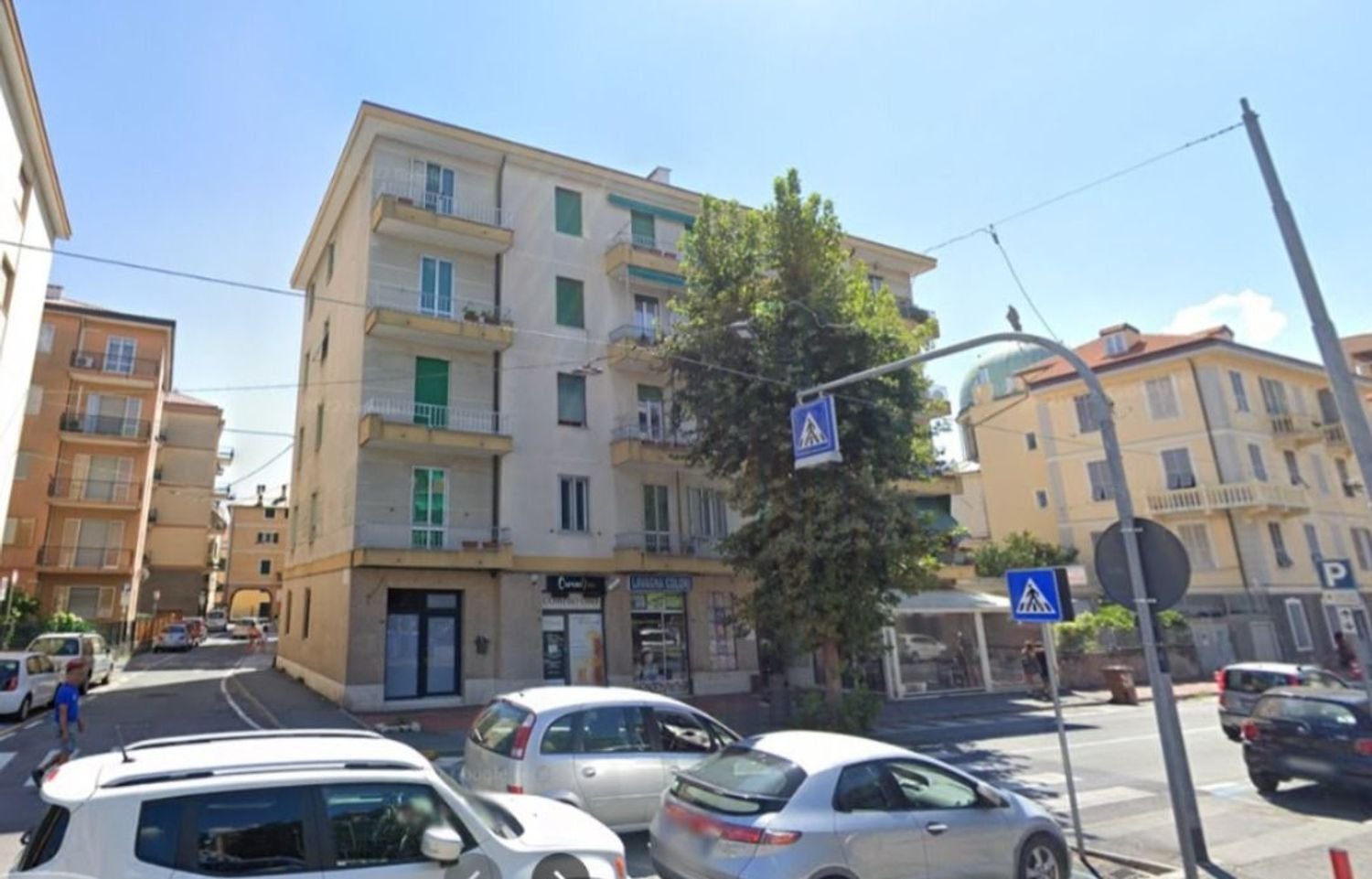 5 bedrooms Apartment in Albisola Superiore, Italy No. 379719