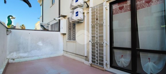 2-salle Appartement à San Benedetto del Tronto, Italy No. 237795 6
