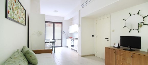 2-salle Appartement à San Benedetto del Tronto, Italy No. 237795 2