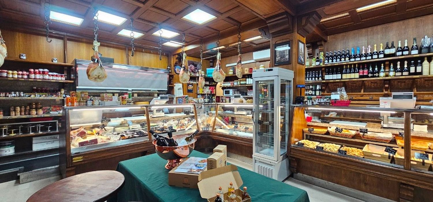 55m² Commercial property in Bologna, Italy No. 346454