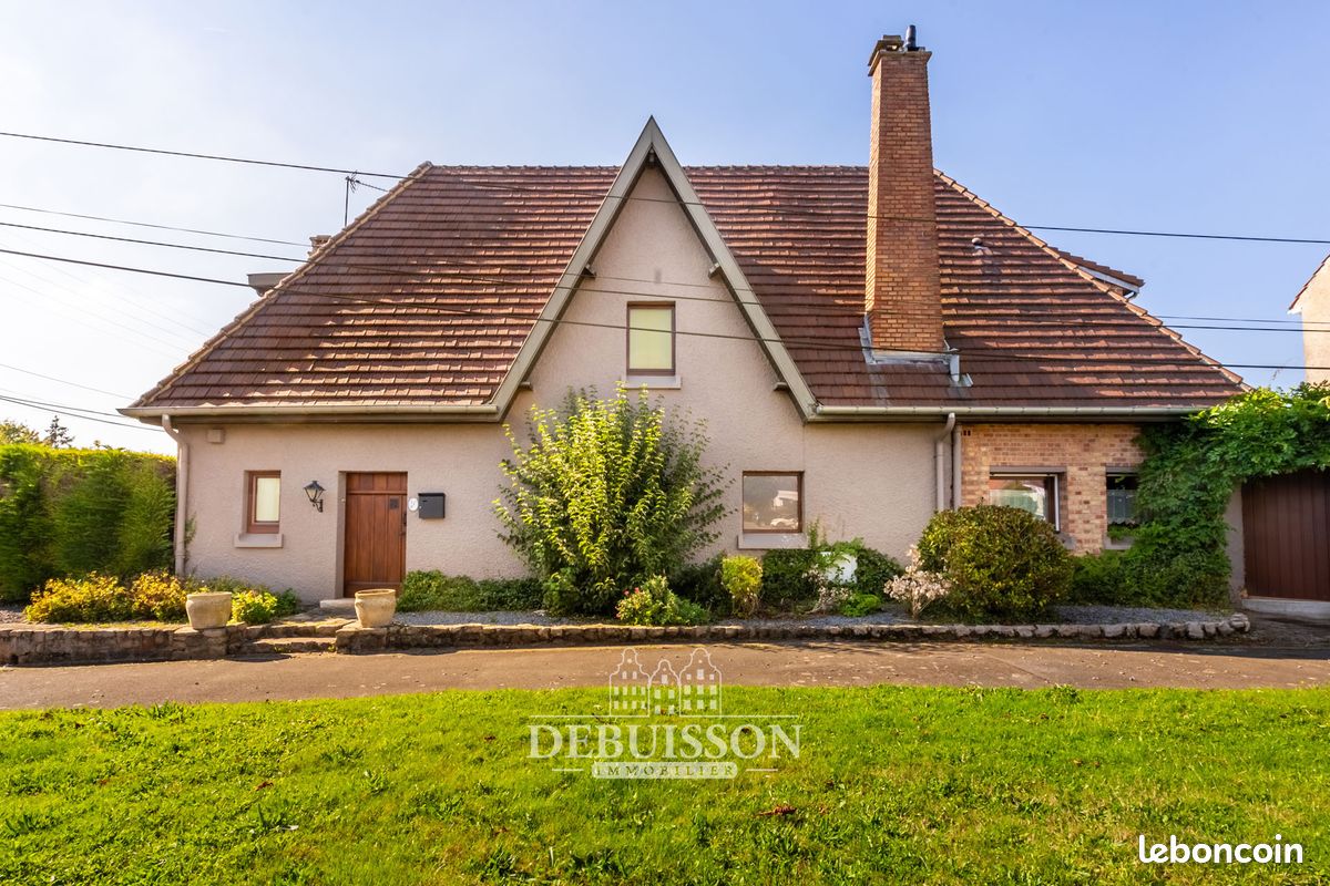 Casa de 3 dormitorios en Vimy, France No. 211511