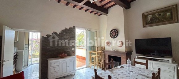 Villa de 2 dormitorios en Campi Bisenzio, Italy No. 196743 52