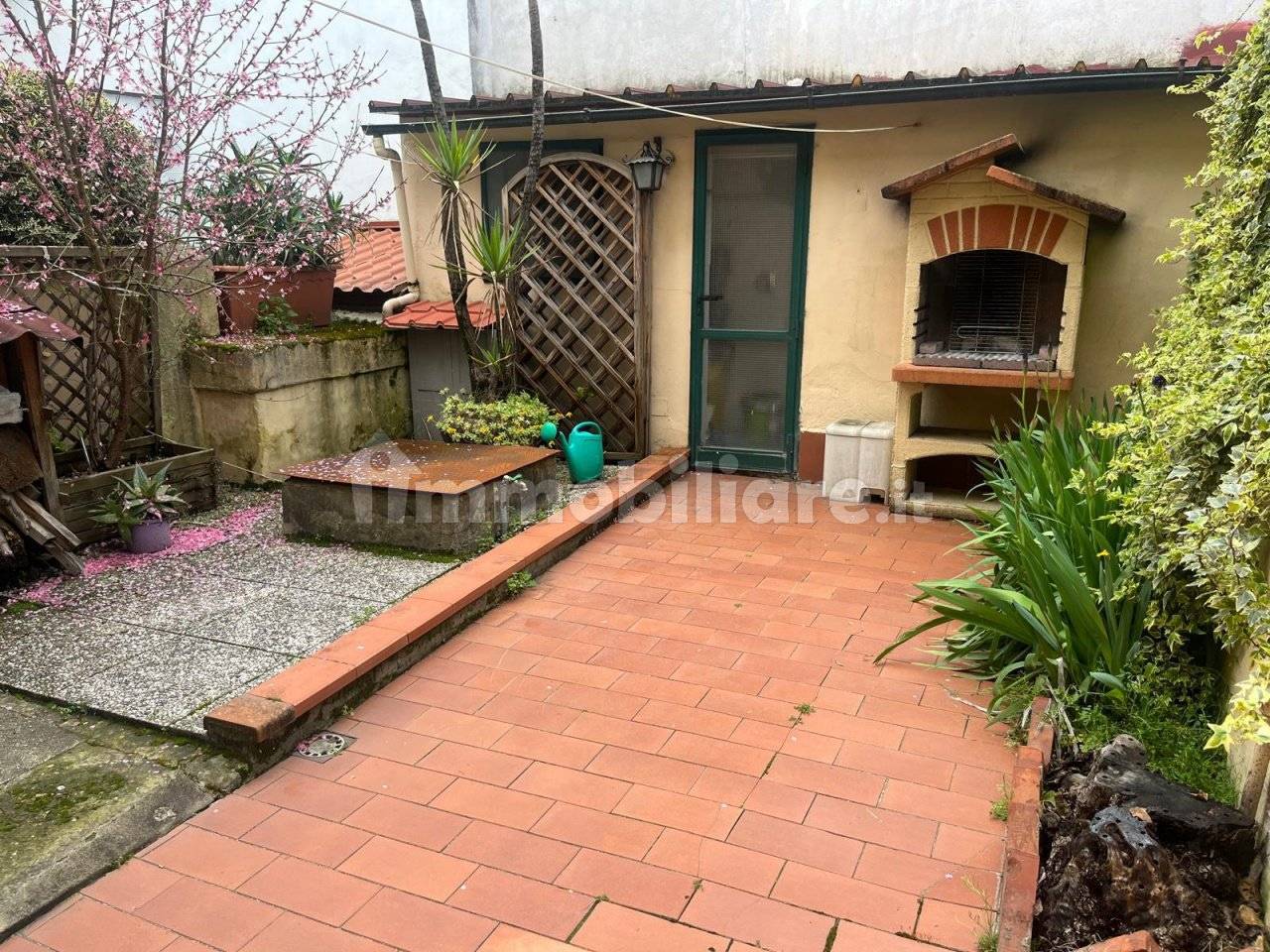 Villa de 2 dormitorios en Campi Bisenzio, Italy No. 196743