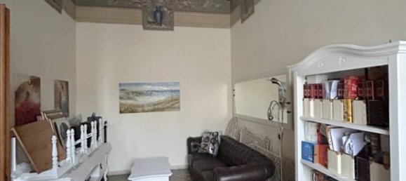 Villa de 2 dormitorios en Campi Bisenzio, Italy No. 196743 3