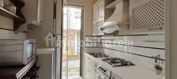 Villa de 2 dormitorios en Campi Bisenzio, Italy No. 196743 25