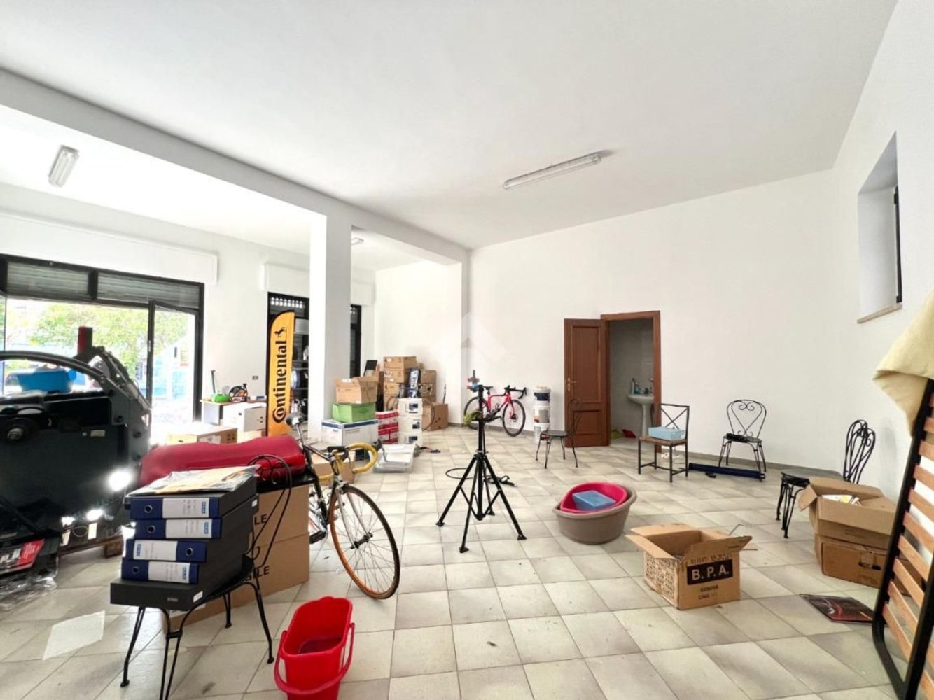 85m² Garage in Ceglie Messapica, Italy No. 76339