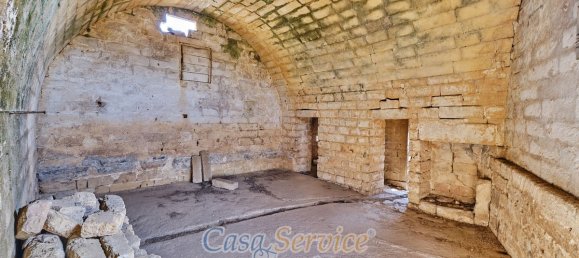 Дом с 20 спальнями в Alezio, Италия № 86722 41