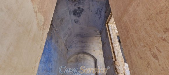 Дом с 20 спальнями в Alezio, Италия № 86722 14