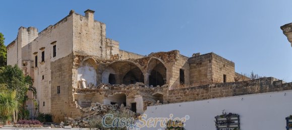 Дом с 20 спальнями в Alezio, Италия № 86722 4