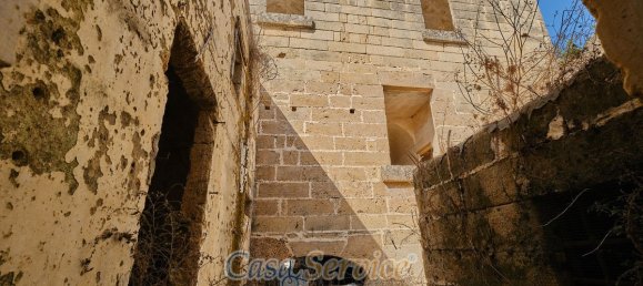 Дом с 20 спальнями в Alezio, Италия № 86722 47