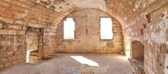 Дом с 20 спальнями в Alezio, Италия № 86722 37