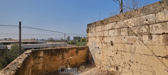 Дом с 20 спальнями в Alezio, Италия № 86722 49