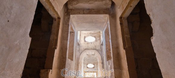 Дом с 20 спальнями в Alezio, Италия № 86722 22