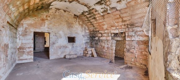 Дом с 20 спальнями в Alezio, Италия № 86722 39