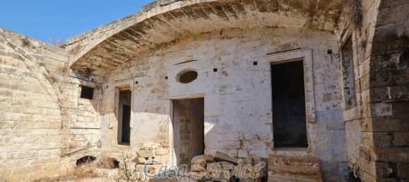 Дом с 20 спальнями в Alezio, Италия № 86722 2