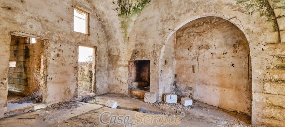 Дом с 20 спальнями в Alezio, Италия № 86722 44