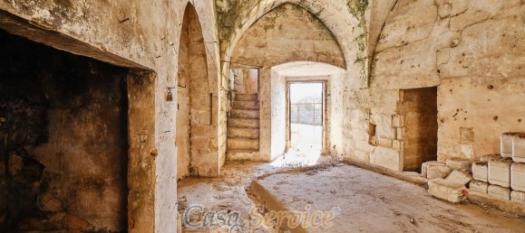 Дом с 20 спальнями в Alezio, Италия № 86722 46