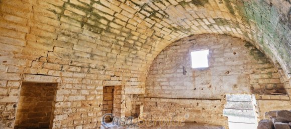 Дом с 20 спальнями в Alezio, Италия № 86722 43