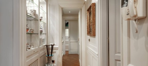 4 bedrooms Apartment in Rome, Italy No. 371577 10