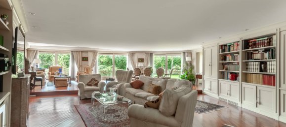 4 bedrooms Apartment in Rome, Italy No. 371577 2